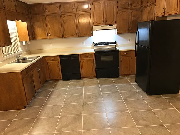 3rd image of 33 Bluebird Ln