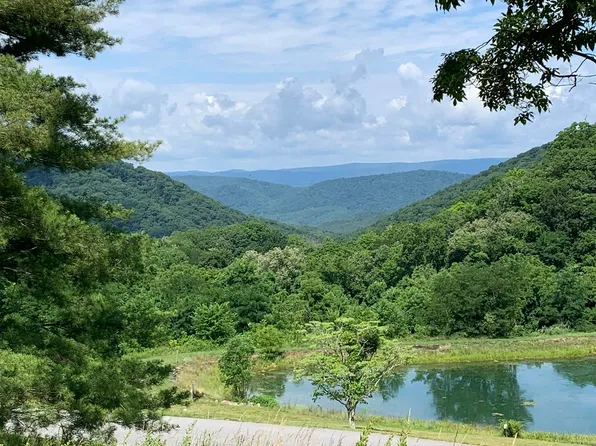 68 Sheep Meadow Rd, Hot Springs, VA 24445