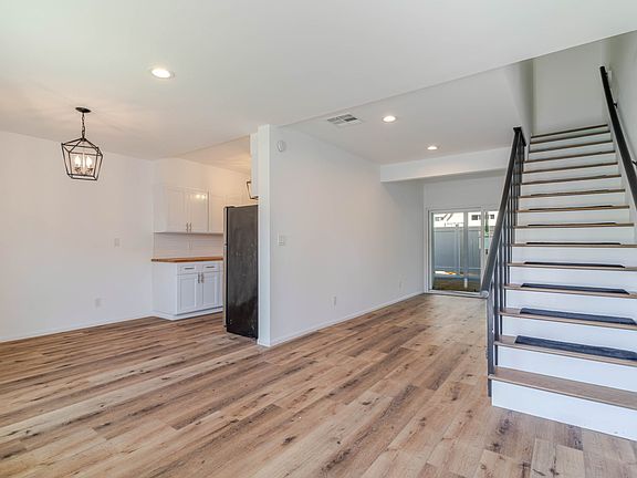 5th image of 15243 Valleyheart Dr N #1