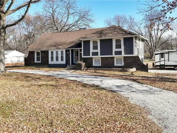 621 Russell St, Lathrop, MO 64465