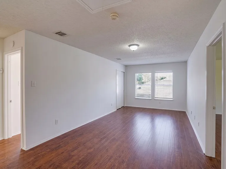 2602 Stapleford Dr — Photo 8