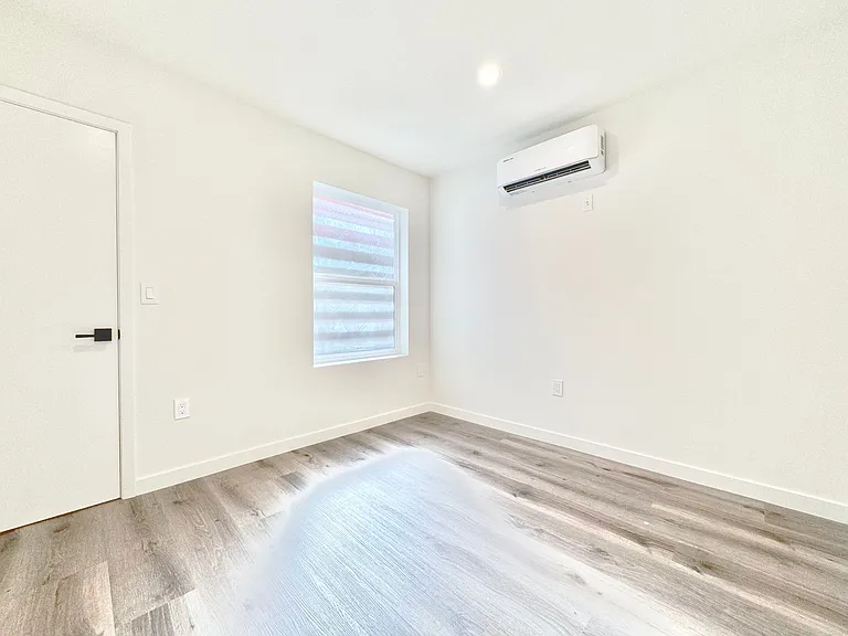 4244 Inglewood Blvd — Photo 9