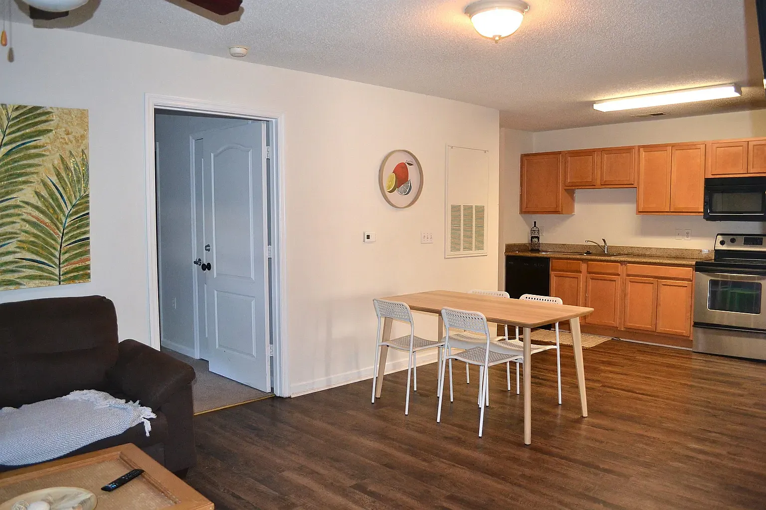 3 bed, 1264 sqft, $1,300 — Photo 3