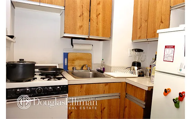 Rented by Douglas Elliman | media 15