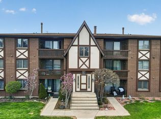 10571 Palos Pl #B, Palos Hills, IL 60465