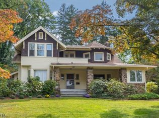 18 Hillcrest Rd, Caldwell, NJ 07006