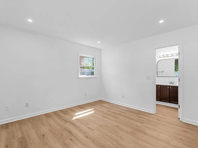 120 Arcaro Dr — Photo 13