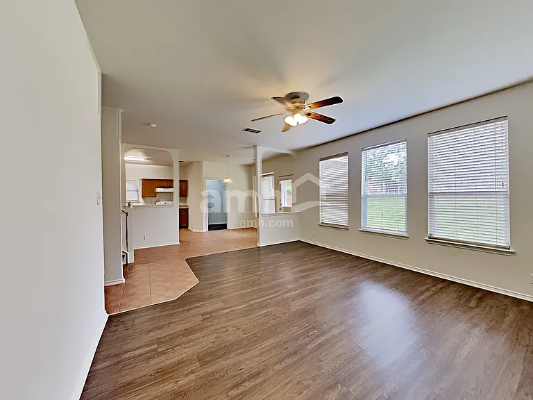 2915 Encino Riv — Photo 9