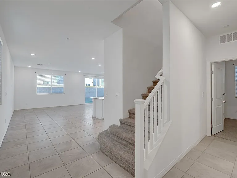 8454 Vacarez Dr — Photo 6