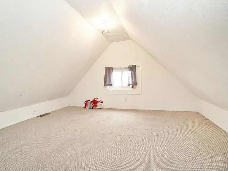 2417 Fairview Ave — Photo 30