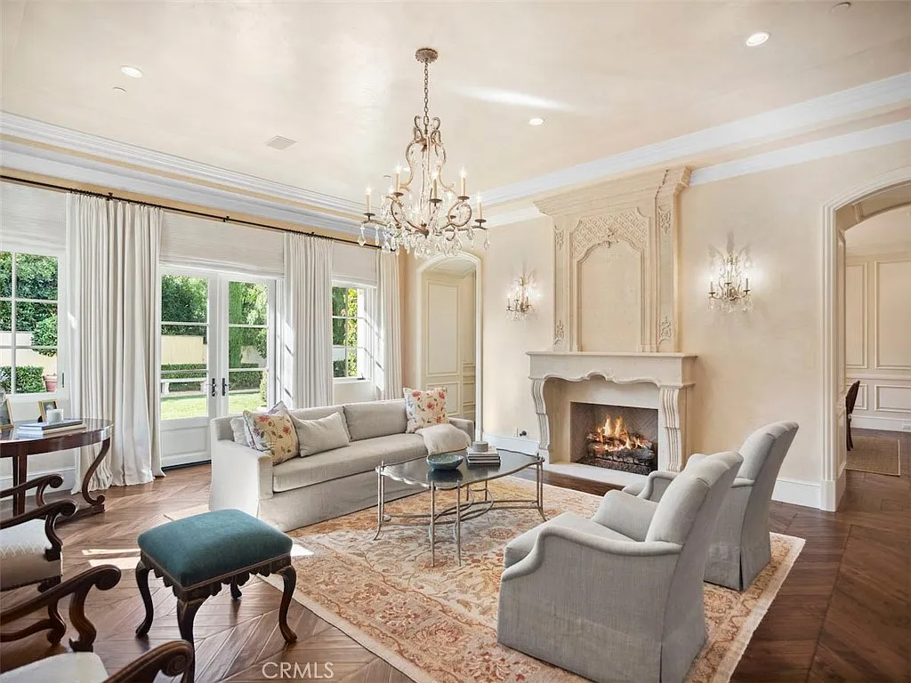 5 bed, 7.0 bath, 8233 sqft, $32,250 — Photo 4