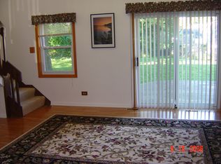 670 Brantwood Ave, Elk Grove Village, IL 60007