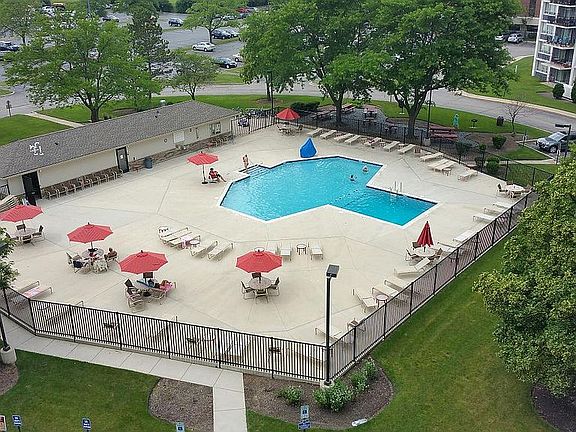 5th image of 8801 W Golf Rd APT 7F