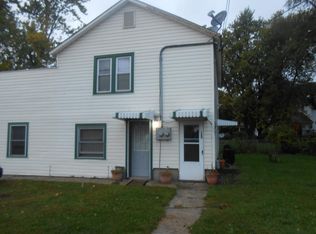 132 Commercial Aly, Capron, IL 61012