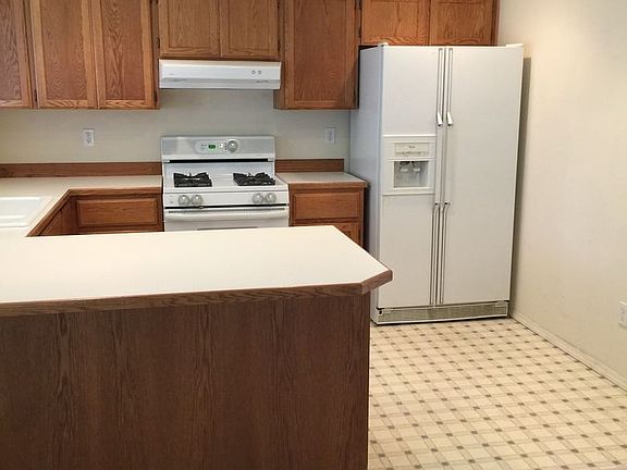 2nd image of 5816 NE 41st Cir