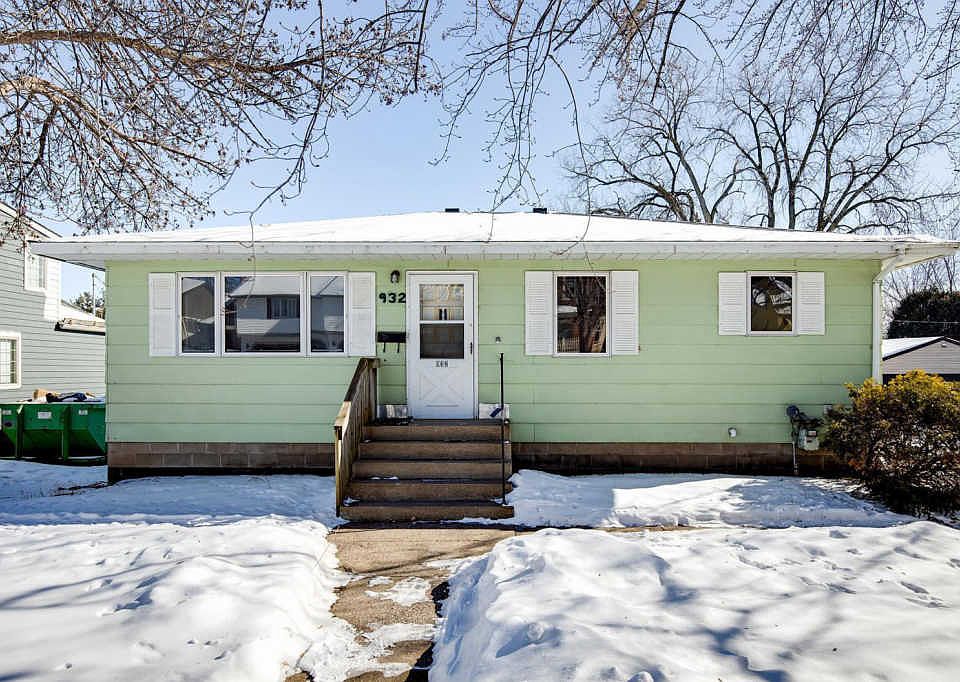 1st image of 932 17th Ave N