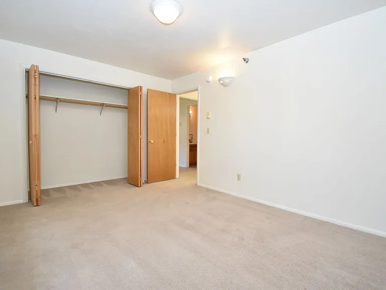 813 W Villard St #73 — Photo 24