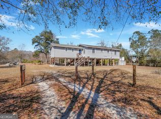 1362 Warners Lndg, Hortense, GA 31543