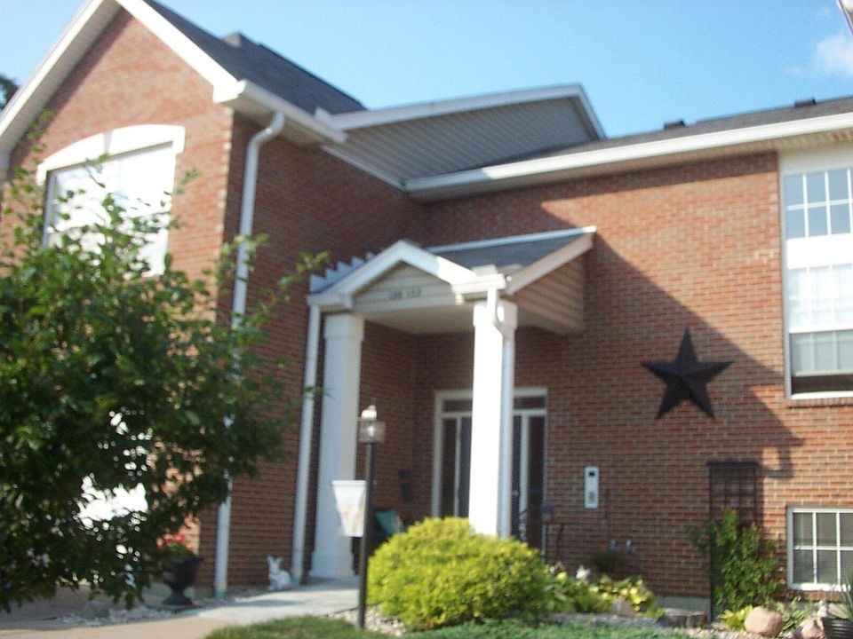1st image of 130 Langshire Ct #15