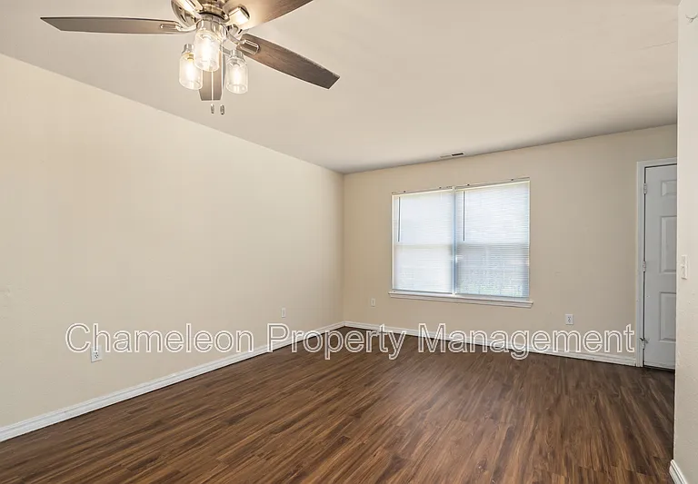 2910 Dawn Ct #C — Photo 15