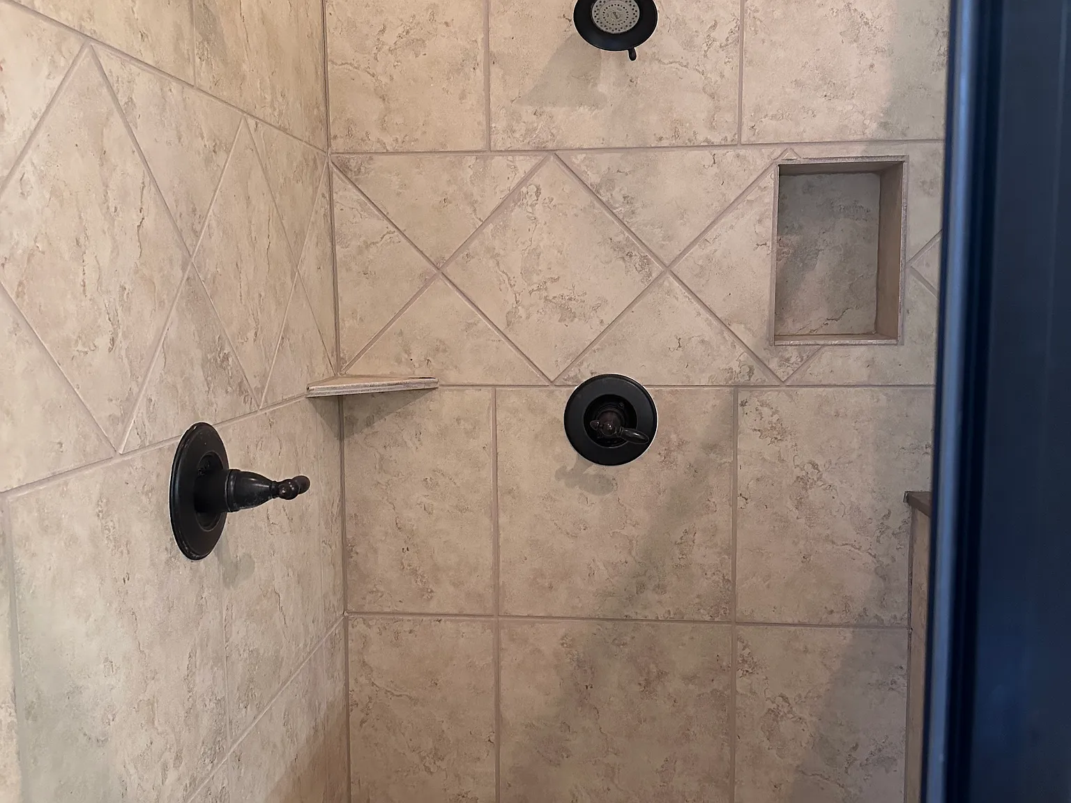 5 bed, 4982 sqft, $4,950 — Photo 3