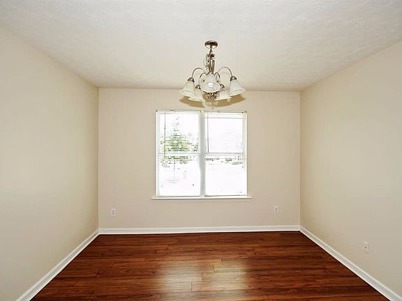 4th image of 3119 Meadow Point Dr