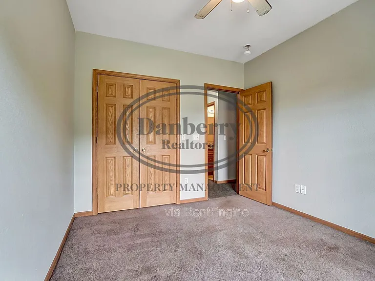 1117 N Byrne Rd — Photo 28