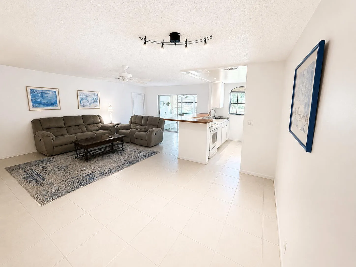 1 bed, 1.5 bath, 1040 sqft, $1,850 — Photo 2