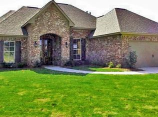 102 Manheim Cv, Canton, MS 39046