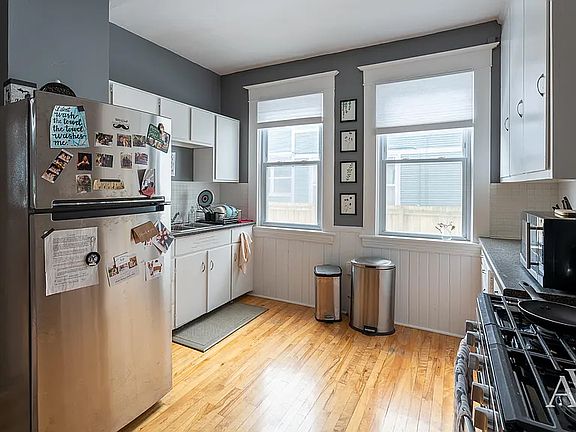 4th image of 618 Hawthorne St NE #1