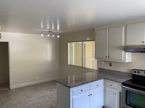 3rd image of 3256 Countryside Dr