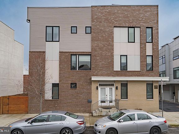 3rd image of 1336 N Mascher St #A