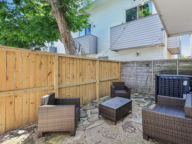 2305 Camden Dr #B — Photo 21