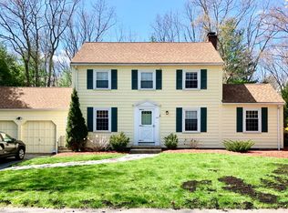 107 Westgate Rd, Wellesley, MA 02481