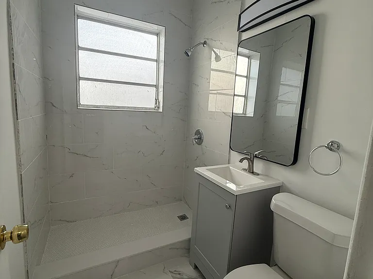 615 82nd St #3 — Photo 41