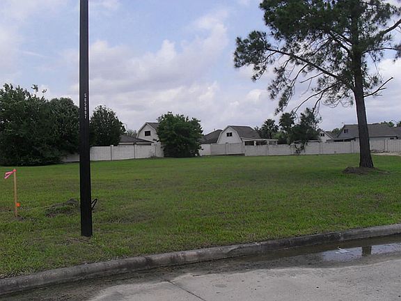 4th image of 6615 Emerald Dr