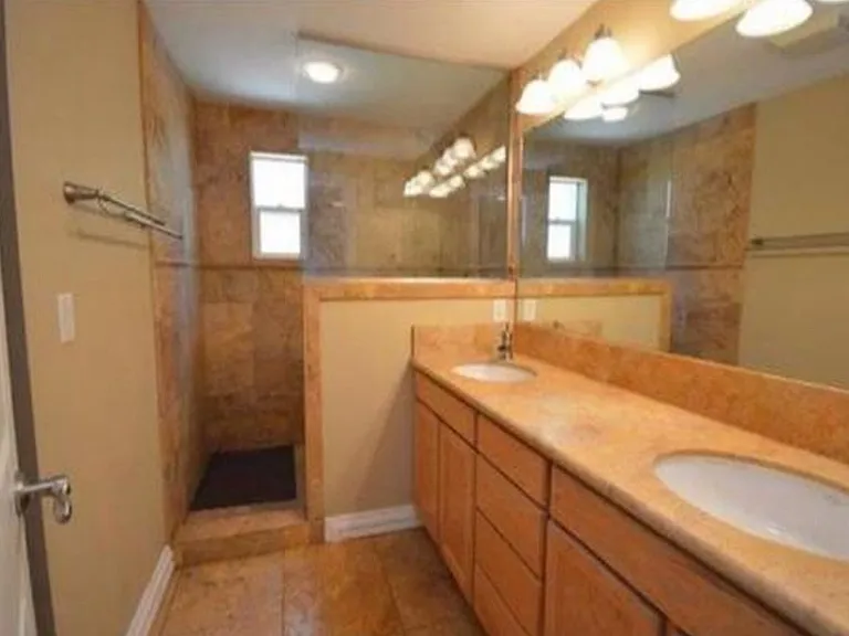 601 E Coeur D Alene Ave — Photo 16