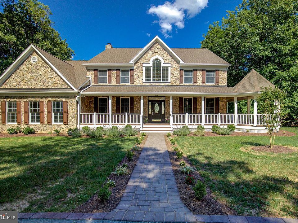 1st image of 813 Blacks Hill Rd