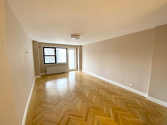 3rd image of 305 E 86th St APT 20DW