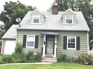 87 Davis St, Springfield, MA 01104