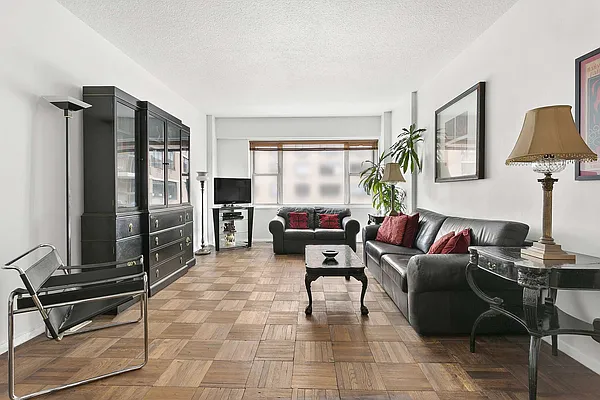 Sold by Compass | media 1