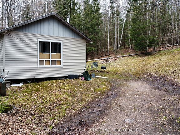 4th image of 1876 Alsace Rd