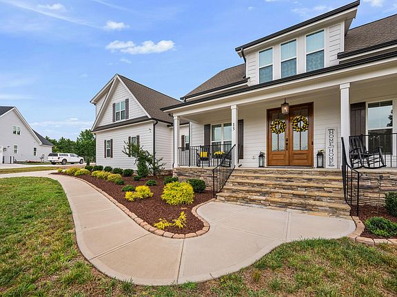 4th image of 15 Old Garden Ln