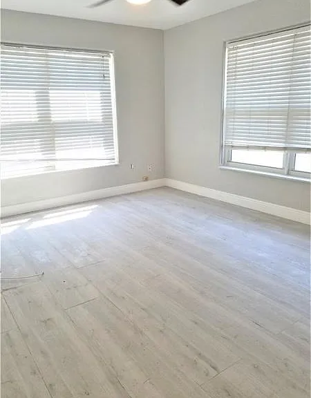 1123 N 17th Ave — Photo 8