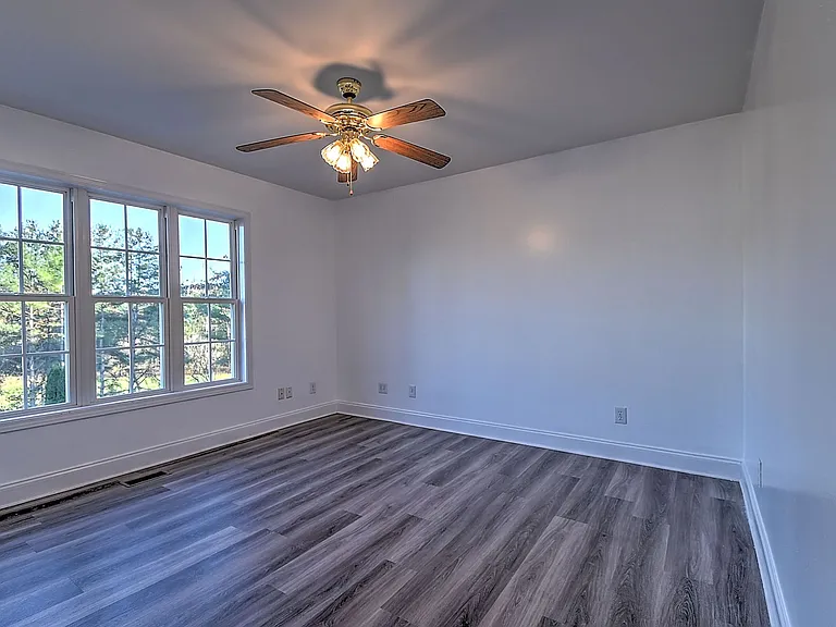 168 Old Mill Ct — Photo 14
