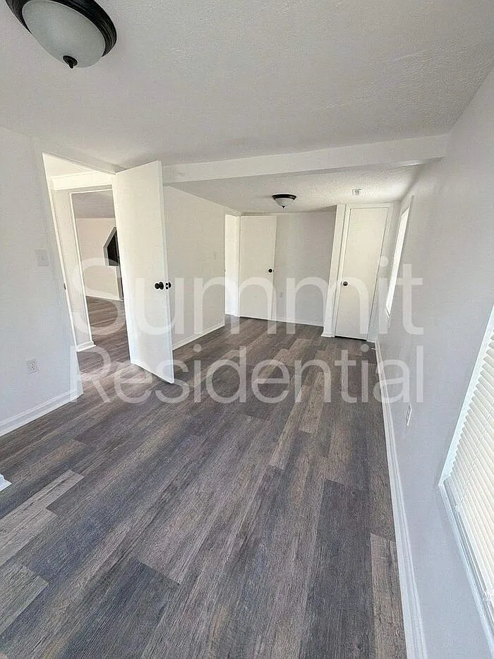 2 bed, 1.0 bath, 780 sqft, $995 — Photo 3