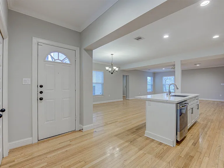 2202 Wentworth St #B — Photo 5