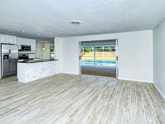 4th image of 701 Percheron Cir