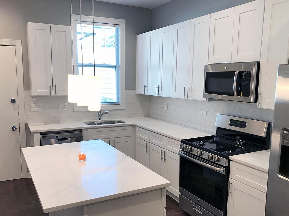 1st image of 1941 N Wolcott Ave #1E