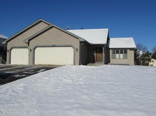 9080 Pinehurst Rd, Woodbury, MN 55125